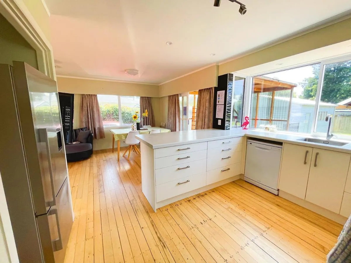 Cosy Family Home With A Sunny Deck 로토루아 0*,